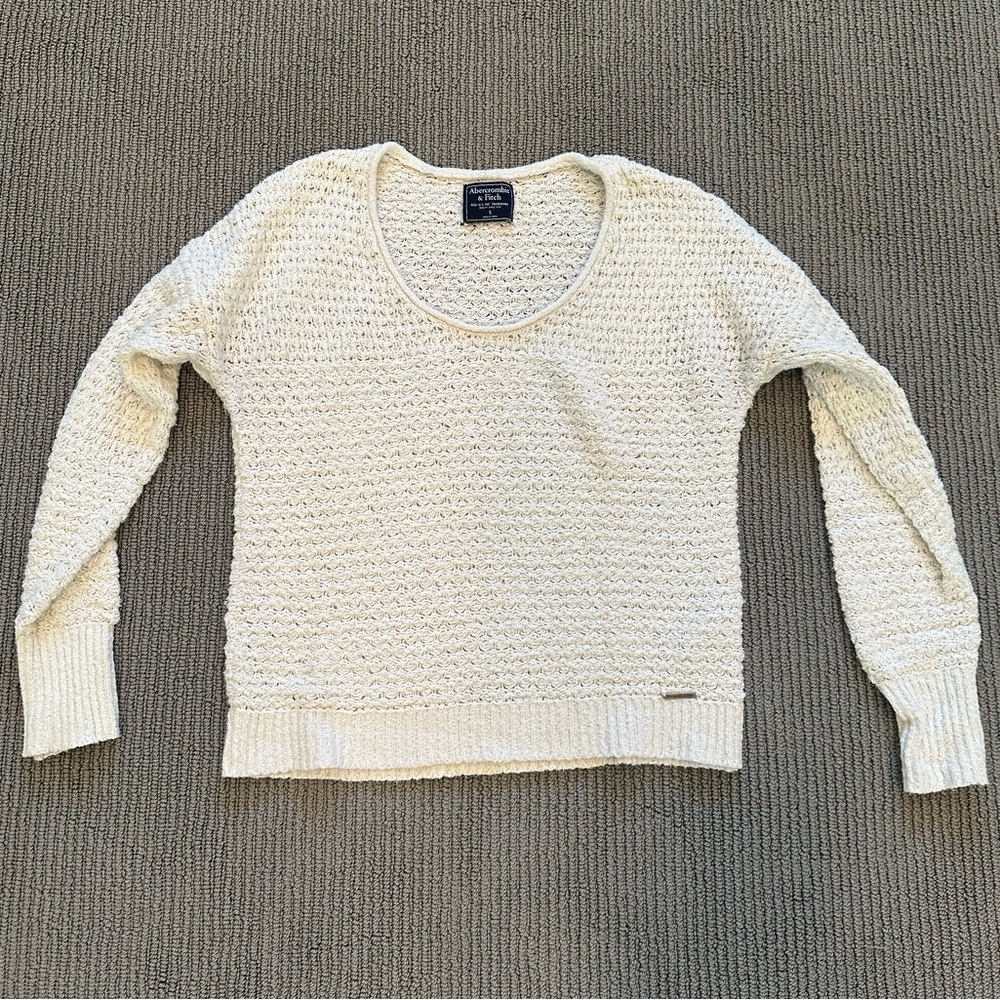 Cream knit sweater from ABERCROMBIE AND FITCH, size small.